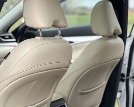 Белый Инфинити QX50, объемом двигателя 2 л и пробегом 270 тыс. км за 15299 $, фото 7 на Automoto.ua