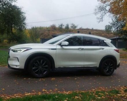 Белый Инфинити QX50, объемом двигателя 2 л и пробегом 91 тыс. км за 28700 $, фото 2 на Automoto.ua