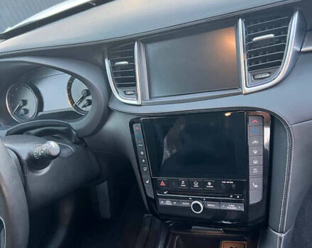 Білий Інфініті QX50, об'ємом двигуна 2 л та пробігом 82 тис. км за 31000 $, фото 7 на Automoto.ua