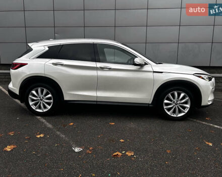 Білий Інфініті QX50, об'ємом двигуна 2 л та пробігом 90 тис. км за 22500 $, фото 1 на Automoto.ua