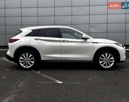 Білий Інфініті QX50, об'ємом двигуна 2 л та пробігом 90 тис. км за 22500 $, фото 10 на Automoto.ua