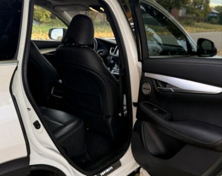 Белый Инфинити QX50, объемом двигателя 2 л и пробегом 117 тыс. км за 26500 $, фото 23 на Automoto.ua