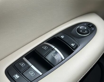 Белый Инфинити QX50, объемом двигателя 2 л и пробегом 270 тыс. км за 15299 $, фото 11 на Automoto.ua