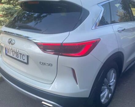 Білий Інфініті QX50, об'ємом двигуна 2 л та пробігом 101 тис. км за 27200 $, фото 2 на Automoto.ua