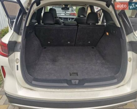 Белый Инфинити QX50, объемом двигателя 2 л и пробегом 95 тыс. км за 19800 $, фото 5 на Automoto.ua