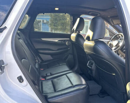 Белый Инфинити QX50, объемом двигателя 2 л и пробегом 126 тыс. км за 23000 $, фото 12 на Automoto.ua