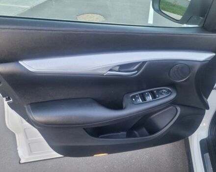 Белый Инфинити QX50, объемом двигателя 2 л и пробегом 212 тыс. км за 18200 $, фото 11 на Automoto.ua