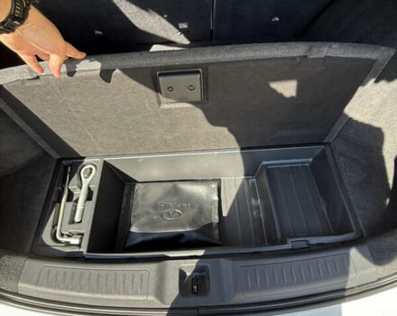 Белый Инфинити QX50, объемом двигателя 1.99 л и пробегом 63 тыс. км за 25000 $, фото 15 на Automoto.ua