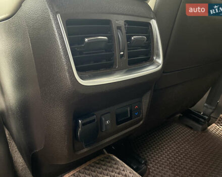 Белый Инфинити QX50, объемом двигателя 2 л и пробегом 87 тыс. км за 29000 $, фото 20 на Automoto.ua