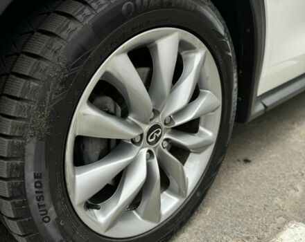 Белый Инфинити QX50, объемом двигателя 0 л и пробегом 142 тыс. км за 19999 $, фото 12 на Automoto.ua