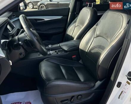 Білий Інфініті QX50, об'ємом двигуна 2 л та пробігом 63 тис. км за 22999 $, фото 17 на Automoto.ua