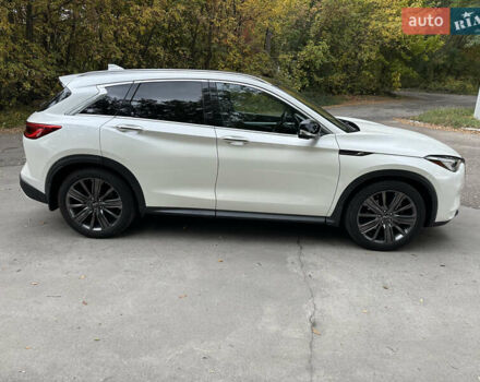 Белый Инфинити QX50, объемом двигателя 2 л и пробегом 46 тыс. км за 22500 $, фото 3 на Automoto.ua