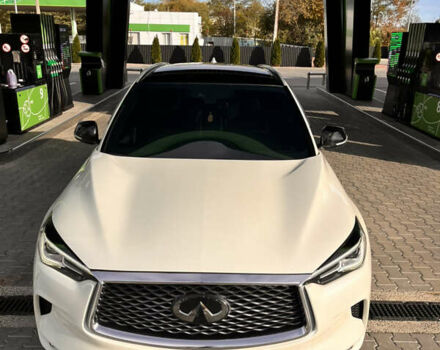 Белый Инфинити QX50, объемом двигателя 2 л и пробегом 71 тыс. км за 28500 $, фото 2 на Automoto.ua