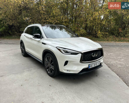 Белый Инфинити QX50, объемом двигателя 2 л и пробегом 46 тыс. км за 22500 $, фото 2 на Automoto.ua