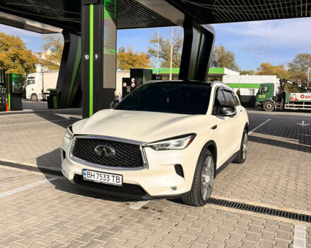 Белый Инфинити QX50, объемом двигателя 2 л и пробегом 71 тыс. км за 28500 $, фото 4 на Automoto.ua