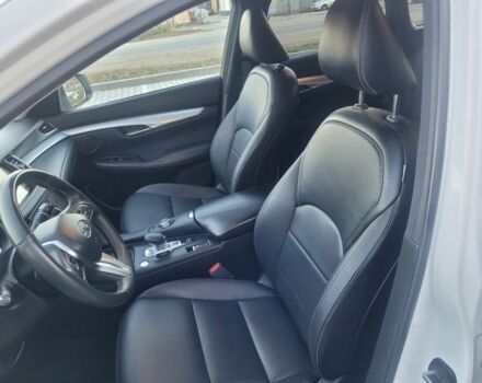 Белый Инфинити QX50, объемом двигателя 2 л и пробегом 212 тыс. км за 18200 $, фото 13 на Automoto.ua