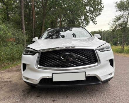 Белый Инфинити QX50, объемом двигателя 2 л и пробегом 72 тыс. км за 15000 $, фото 1 на Automoto.ua
