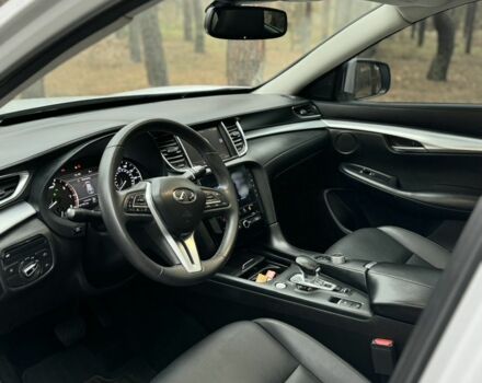 Белый Инфинити QX50, объемом двигателя 0 л и пробегом 142 тыс. км за 19999 $, фото 6 на Automoto.ua