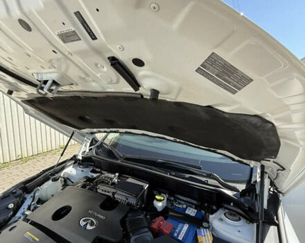 Белый Инфинити QX50, объемом двигателя 1.99 л и пробегом 63 тыс. км за 25000 $, фото 30 на Automoto.ua