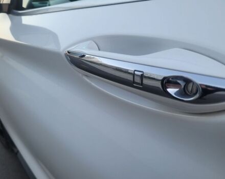 Белый Инфинити QX50, объемом двигателя 2 л и пробегом 212 тыс. км за 18200 $, фото 15 на Automoto.ua