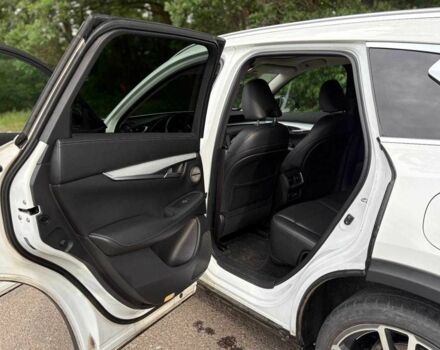Белый Инфинити QX50, объемом двигателя 2 л и пробегом 72 тыс. км за 15000 $, фото 8 на Automoto.ua