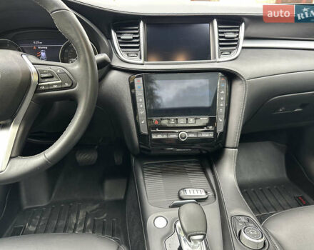 Белый Инфинити QX50, объемом двигателя 2 л и пробегом 46 тыс. км за 22500 $, фото 13 на Automoto.ua