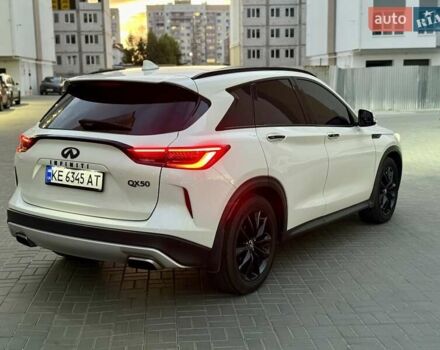 Белый Инфинити QX50, объемом двигателя 2 л и пробегом 124 тыс. км за 25500 $, фото 4 на Automoto.ua