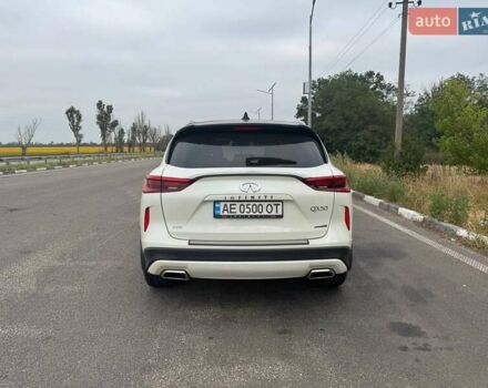 Белый Инфинити QX50, объемом двигателя 1.99 л и пробегом 55 тыс. км за 28000 $, фото 5 на Automoto.ua