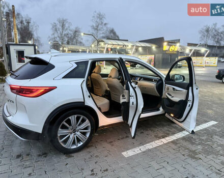 Білий Інфініті QX50, об'ємом двигуна 1.99 л та пробігом 57 тис. км за 31900 $, фото 20 на Automoto.ua