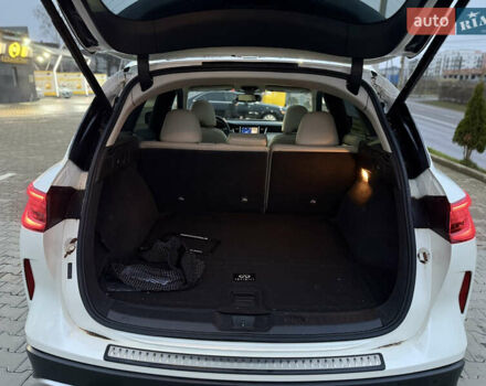 Білий Інфініті QX50, об'ємом двигуна 1.99 л та пробігом 57 тис. км за 31900 $, фото 56 на Automoto.ua