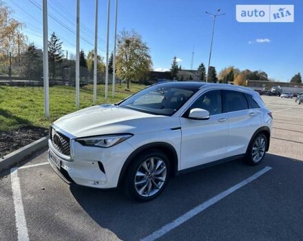 Білий Інфініті QX50, об'ємом двигуна 2 л та пробігом 56 тис. км за 29700 $, фото 2 на Automoto.ua