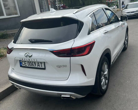 Белый Инфинити QX50, объемом двигателя 2 л и пробегом 107 тыс. км за 27500 $, фото 2 на Automoto.ua