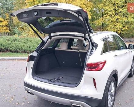 Белый Инфинити QX50, объемом двигателя 2 л и пробегом 74 тыс. км за 24900 $, фото 10 на Automoto.ua