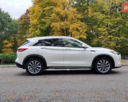 Белый Инфинити QX50, объемом двигателя 2 л и пробегом 74 тыс. км за 24900 $, фото 3 на Automoto.ua