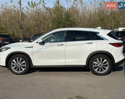 Белый Инфинити QX50, объемом двигателя 2 л и пробегом 71 тыс. км за 23999 $, фото 4 на Automoto.ua