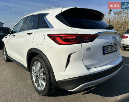 Белый Инфинити QX50, объемом двигателя 2 л и пробегом 71 тыс. км за 23999 $, фото 8 на Automoto.ua