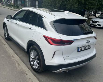 Белый Инфинити QX50, объемом двигателя 2 л и пробегом 107 тыс. км за 27500 $, фото 3 на Automoto.ua
