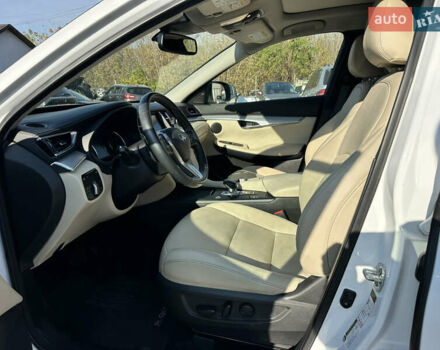Белый Инфинити QX50, объемом двигателя 2 л и пробегом 71 тыс. км за 23999 $, фото 16 на Automoto.ua