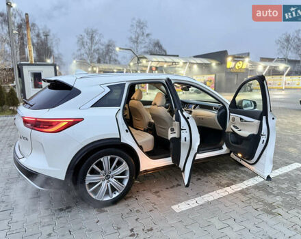 Білий Інфініті QX50, об'ємом двигуна 1.99 л та пробігом 57 тис. км за 31900 $, фото 21 на Automoto.ua
