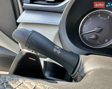 Белый Инфинити QX50, объемом двигателя 2 л и пробегом 71 тыс. км за 23999 $, фото 23 на Automoto.ua