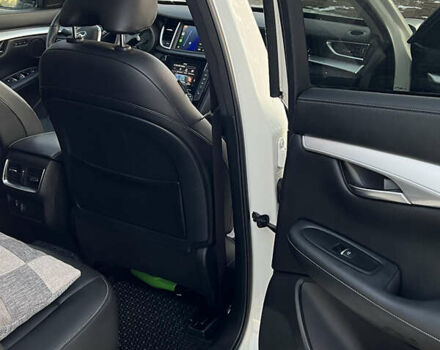 Белый Инфинити QX50, объемом двигателя 2 л и пробегом 55 тыс. км за 28000 $, фото 24 на Automoto.ua