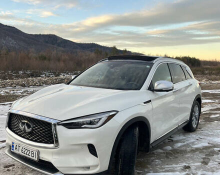 Белый Инфинити QX50, объемом двигателя 2 л и пробегом 55 тыс. км за 28000 $, фото 3 на Automoto.ua