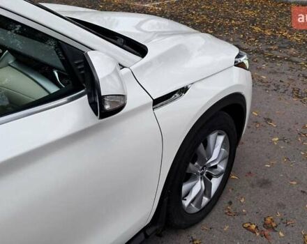 Белый Инфинити QX50, объемом двигателя 2 л и пробегом 74 тыс. км за 24900 $, фото 11 на Automoto.ua
