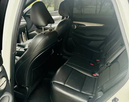 Белый Инфинити QX50, объемом двигателя 2 л и пробегом 26 тыс. км за 31000 $, фото 6 на Automoto.ua