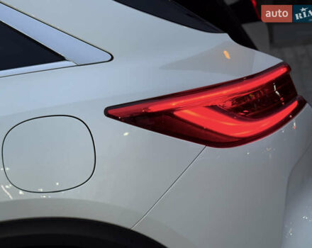 Білий Інфініті QX50, об'ємом двигуна 1.99 л та пробігом 57 тис. км за 31900 $, фото 63 на Automoto.ua