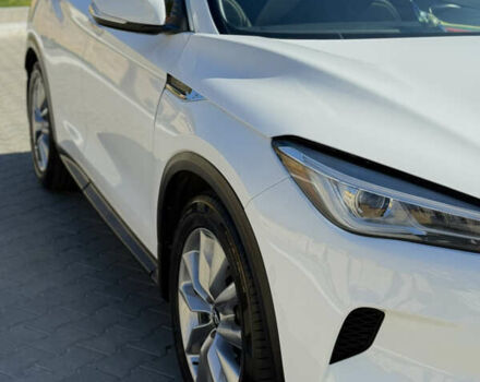 Белый Инфинити QX50, объемом двигателя 2 л и пробегом 60 тыс. км за 25000 $, фото 4 на Automoto.ua