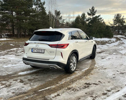 Белый Инфинити QX50, объемом двигателя 2 л и пробегом 55 тыс. км за 28000 $, фото 6 на Automoto.ua