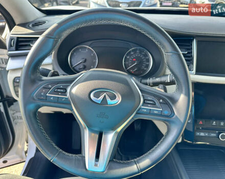 Белый Инфинити QX50, объемом двигателя 2 л и пробегом 71 тыс. км за 23999 $, фото 19 на Automoto.ua