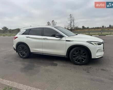 Белый Инфинити QX50, объемом двигателя 1.99 л и пробегом 55 тыс. км за 28000 $, фото 4 на Automoto.ua