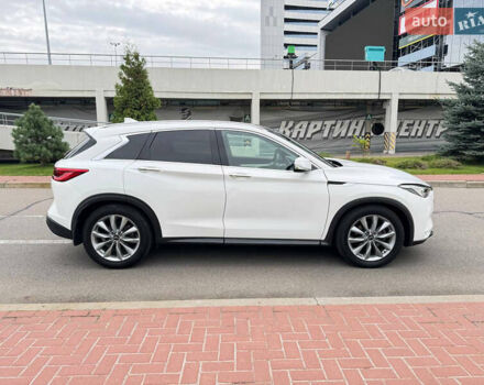 Белый Инфинити QX50, объемом двигателя 2 л и пробегом 81 тыс. км за 21900 $, фото 5 на Automoto.ua